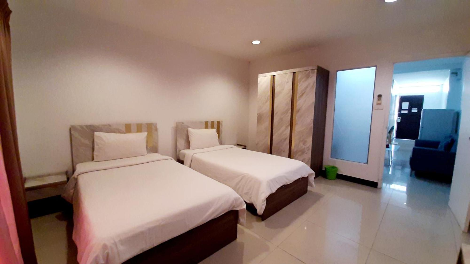 City Plaza Nana Hotel Bangkok Exteriör bild