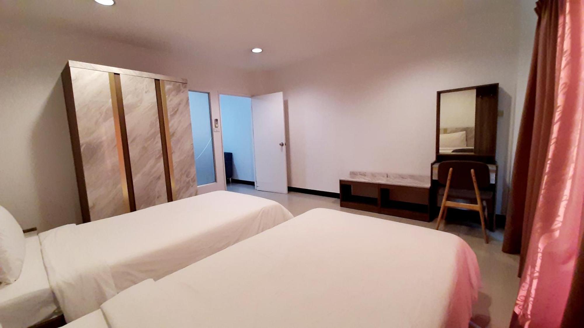 City Plaza Nana Hotel Bangkok Exteriör bild
