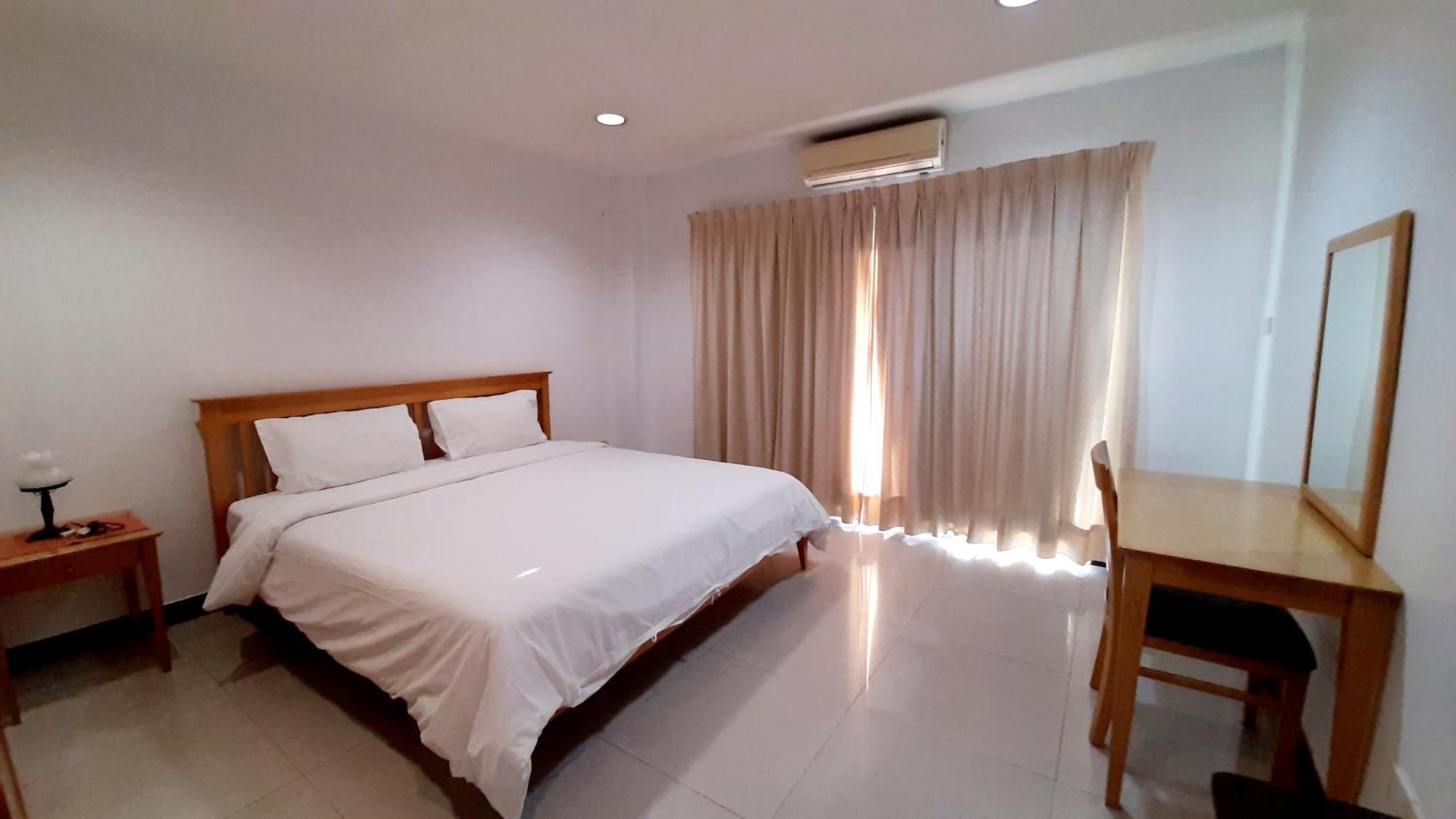 City Plaza Nana Hotel Bangkok Exteriör bild