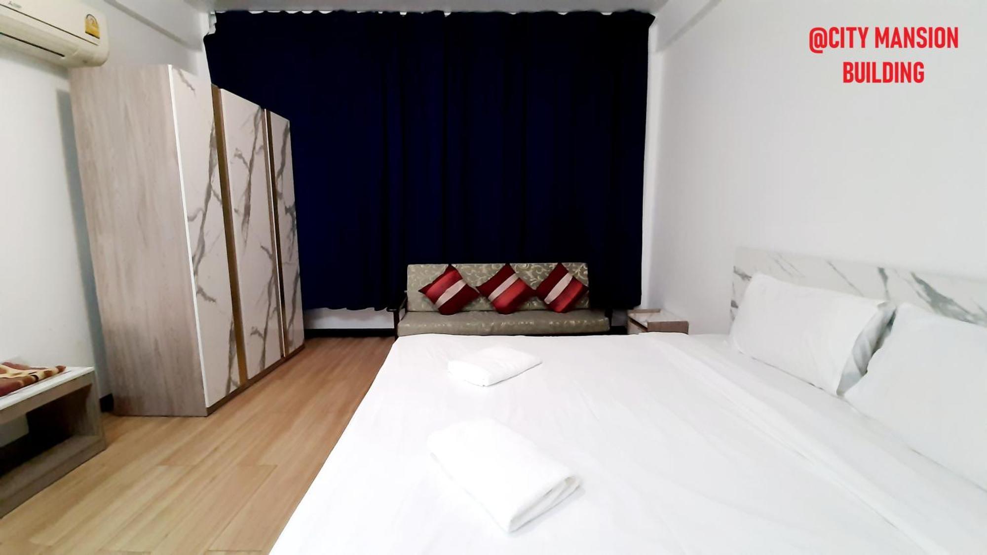 City Plaza Nana Hotel Bangkok Exteriör bild