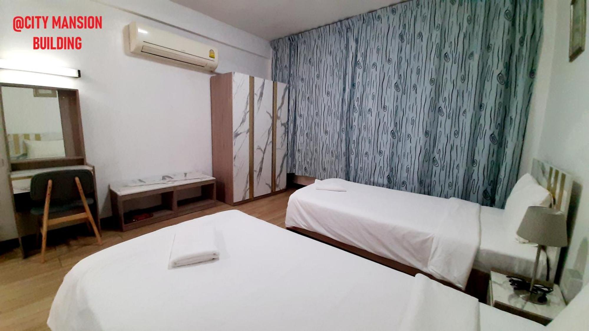 City Plaza Nana Hotel Bangkok Exteriör bild